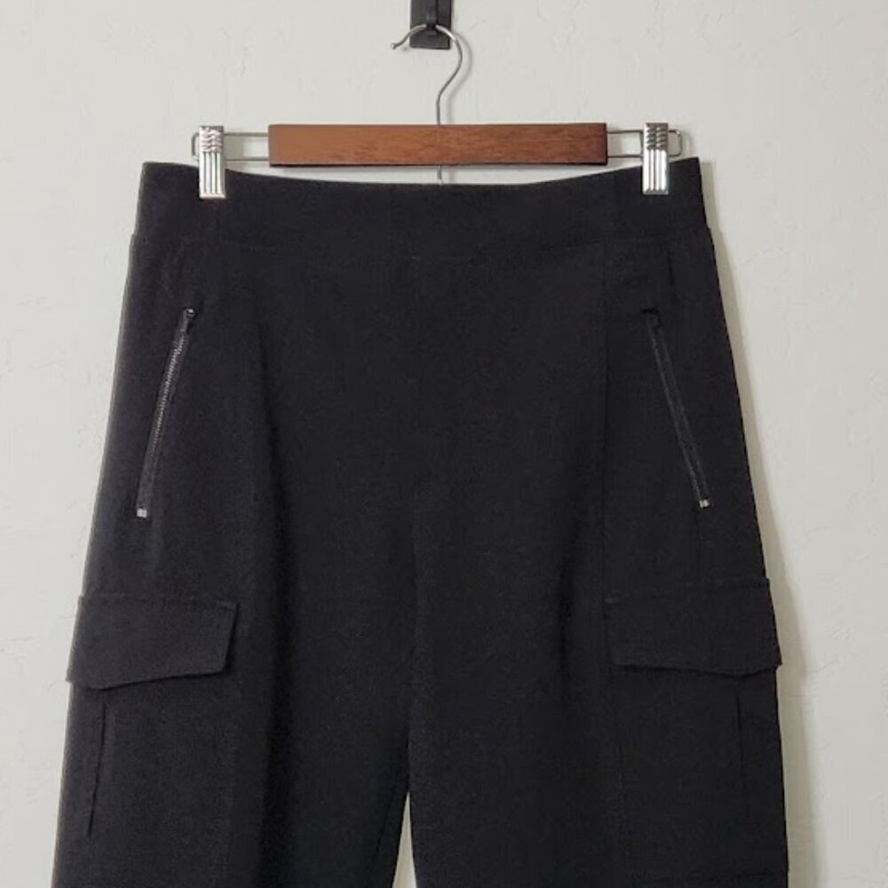The Athleta Women's Elastic Waist Cargo Pants Size 8 - Picture 2 of 7